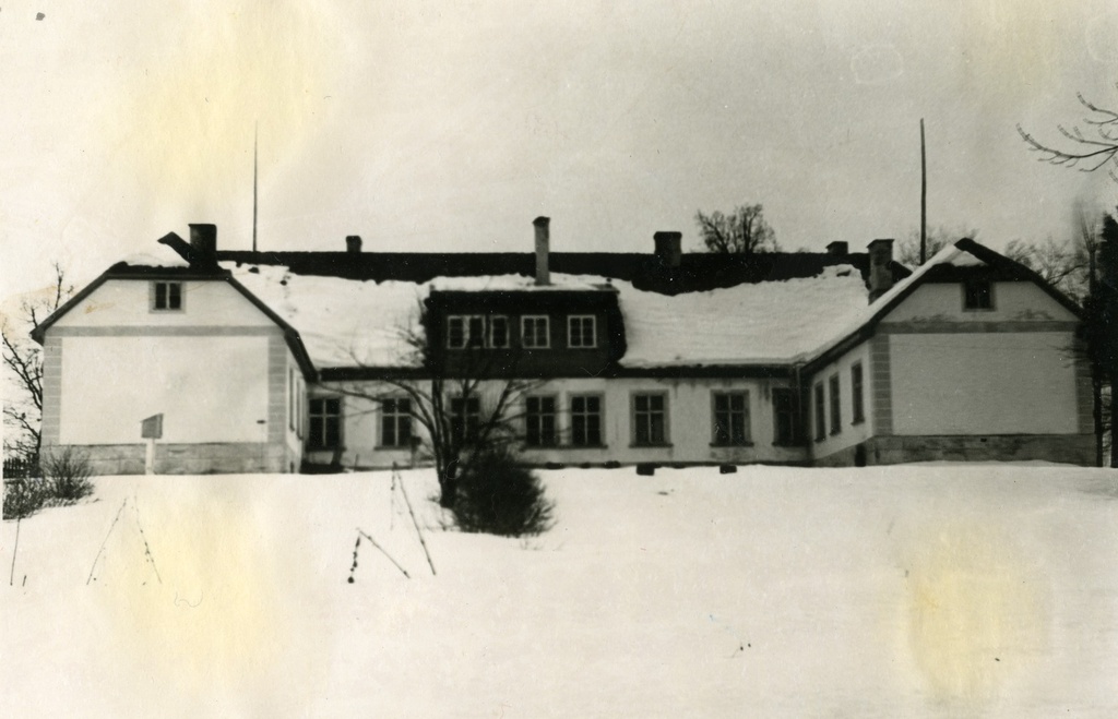 Valga County Keeni 8-kl. School building