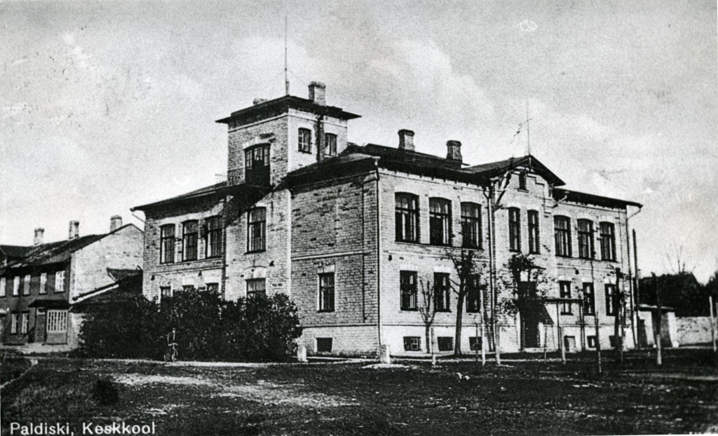 Building of Paldiski University College in 1931