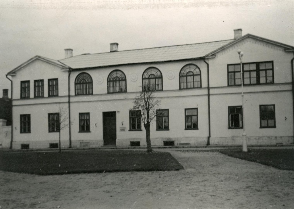 Viljandi High School building