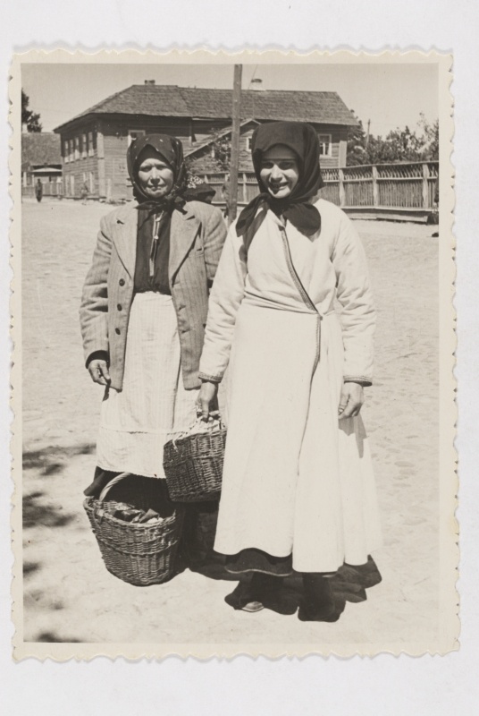 Setu women in Petseris