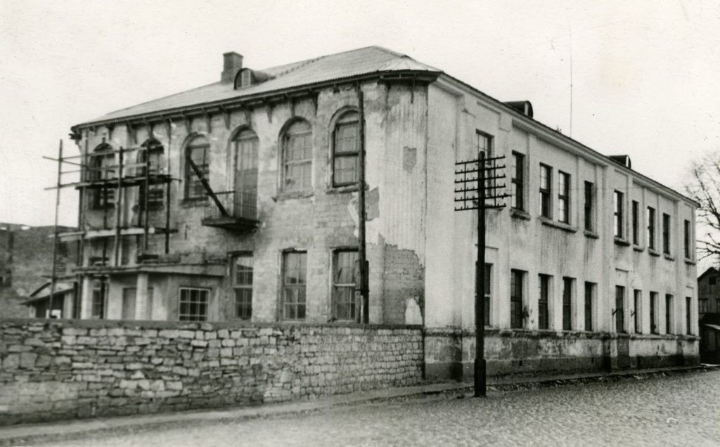 Kingissepa 8-kl School buildings