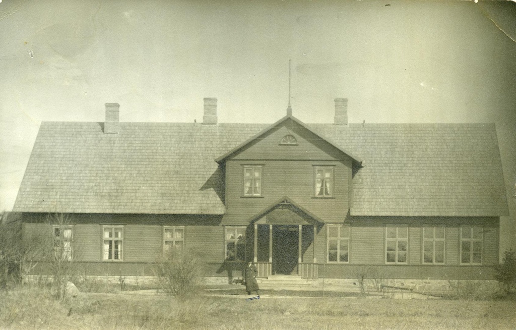 Varbla 2-kl ministry school building before and after repair