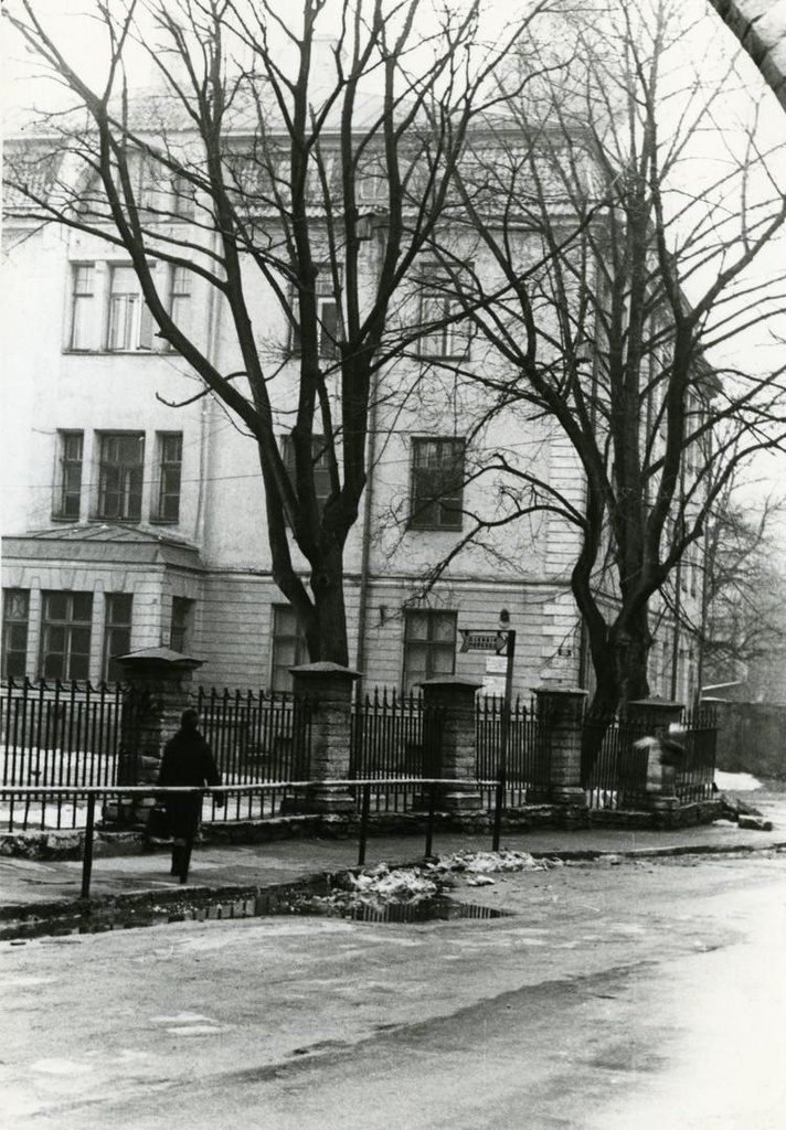 Tallinn 1. Night school building (Kooli tn 2)