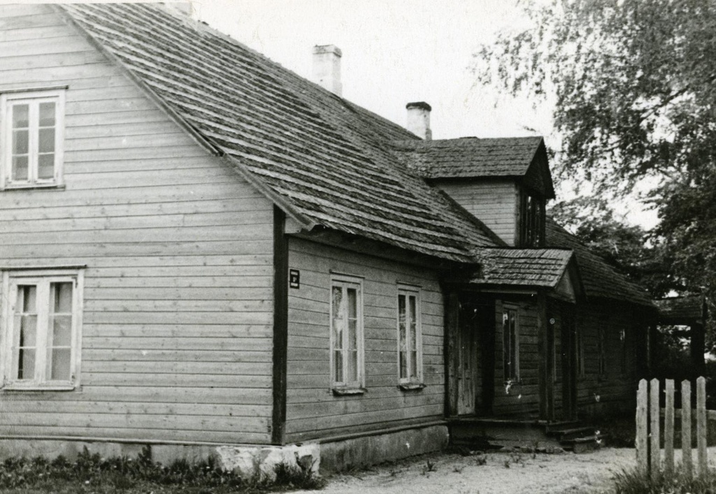 Buildings of Mustla Costry School in Viljandimaa