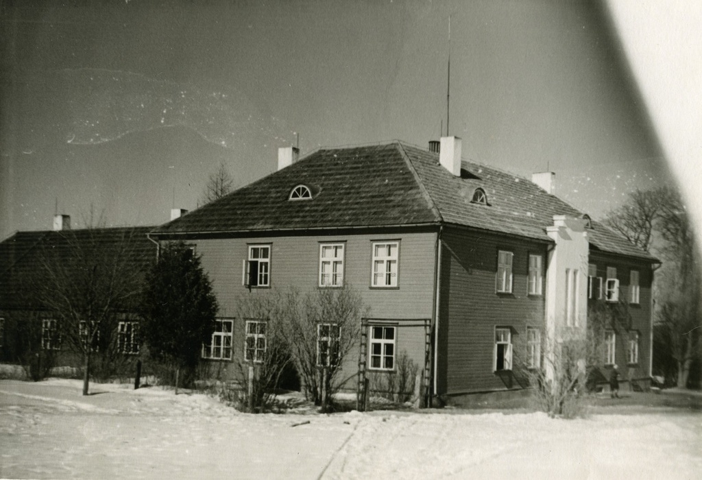 Viljandi County Puiatu 8-kl School building