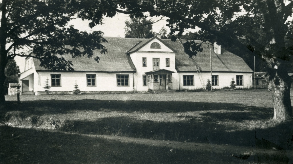 Kambja 8- kl School building