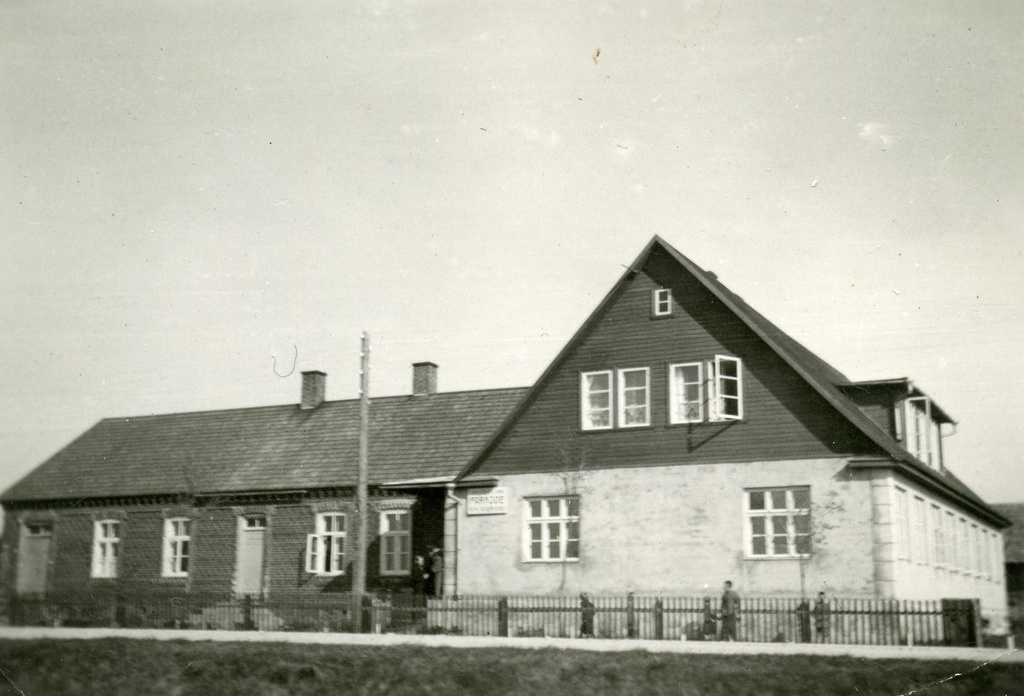 Pärnjõe primary school building