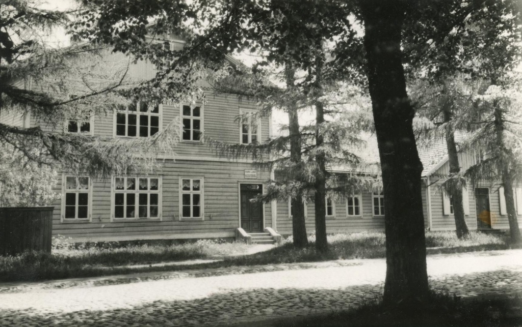 Pärnu City Women's School building