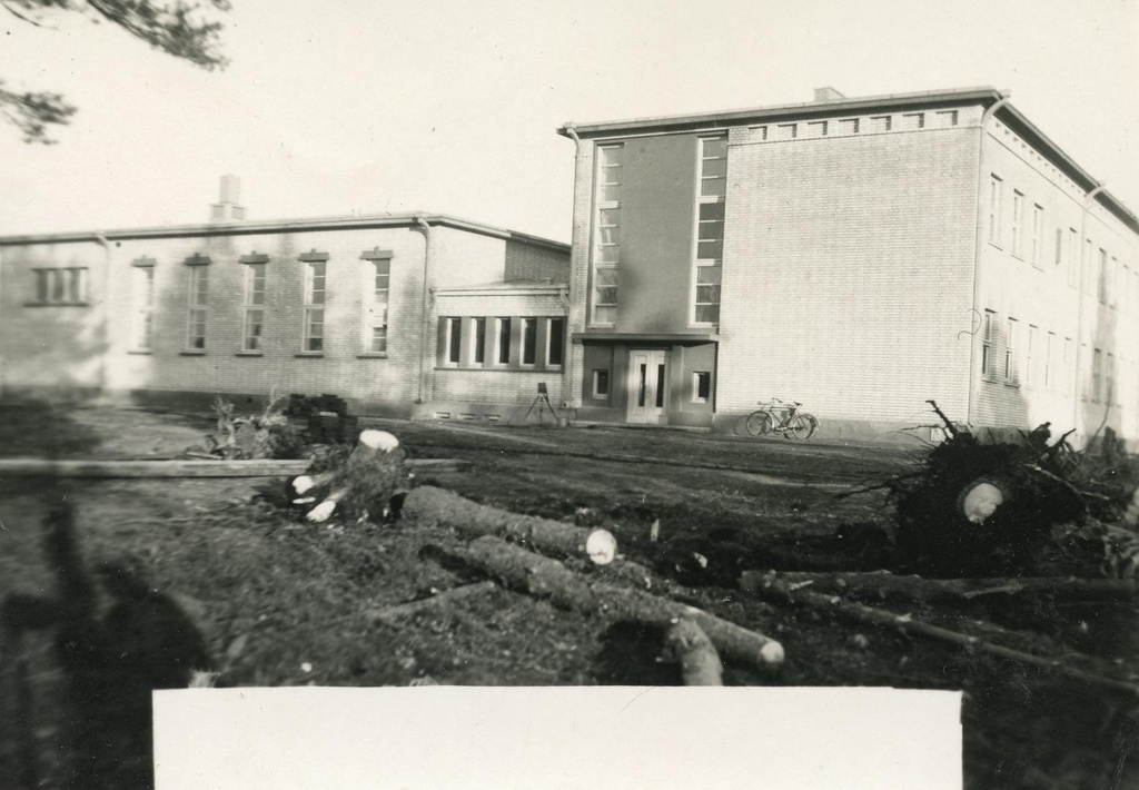 Laiksaare rural municipality Massiaru 6-kl Start school building (ehit 1939)