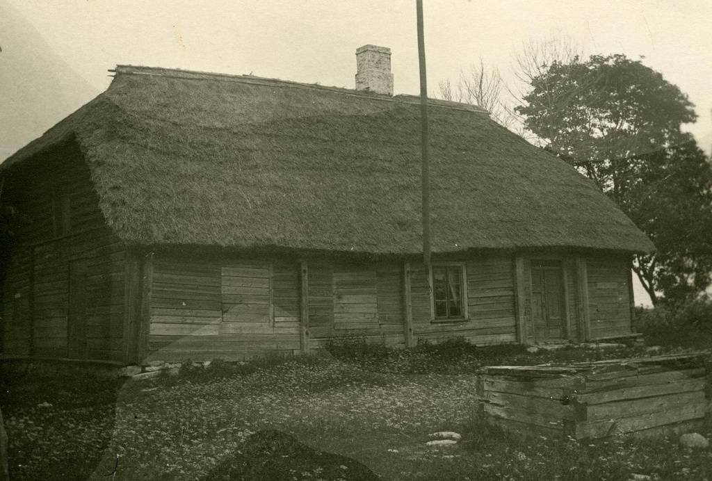 Building of the Valgma School in 1929