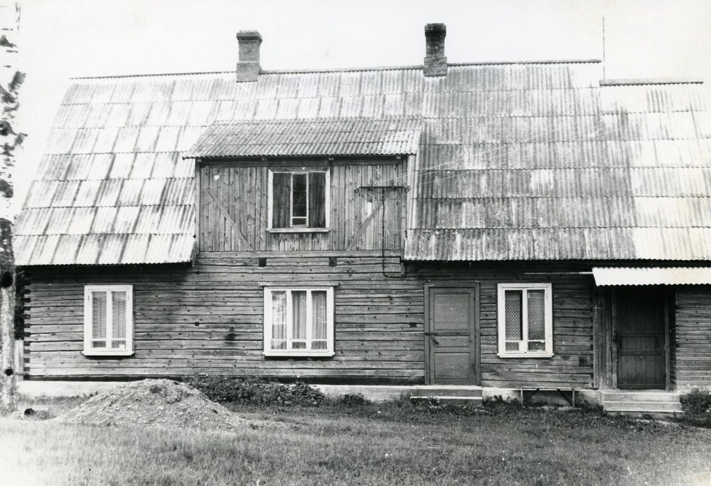 Karisilla schoolhouse