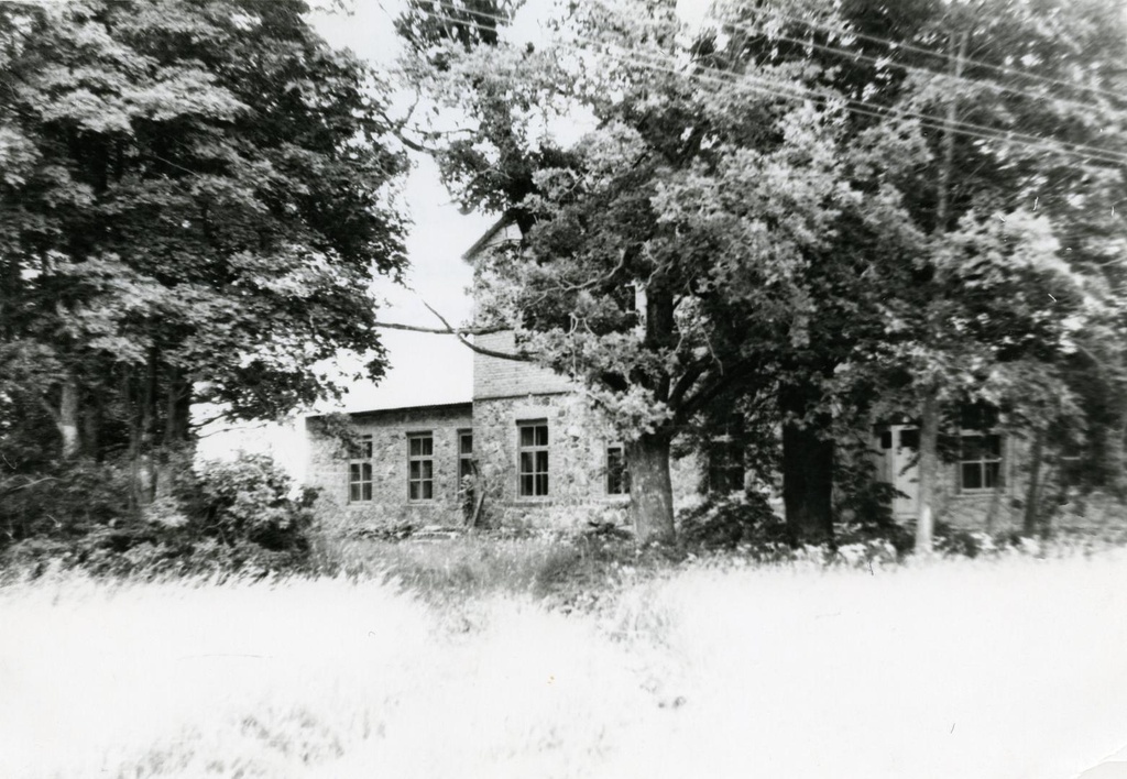 Pilistvere School House