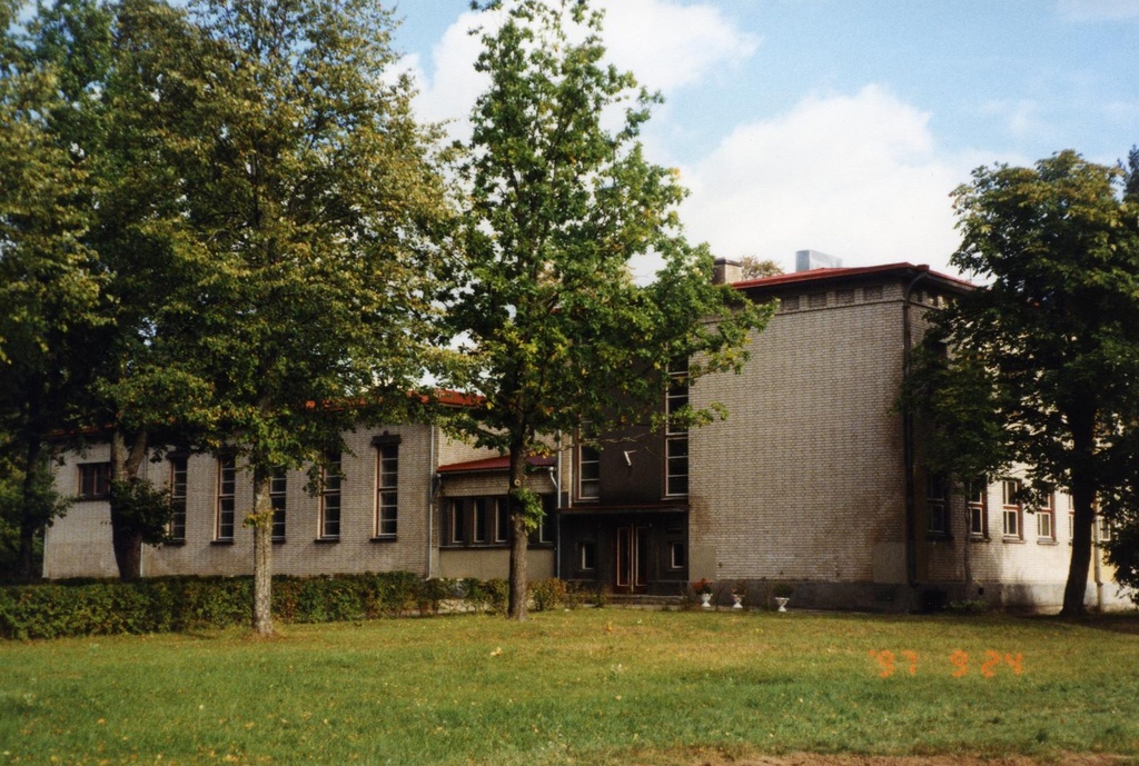 Massiaru 8-kl School building