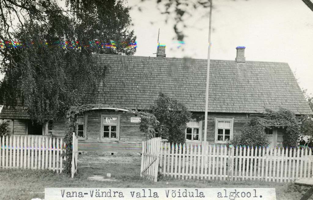 Old-Vändra rural municipality Võidula 4-kl Start school building