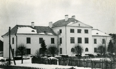 Valga County Tõrva Secondary School building  similar photo