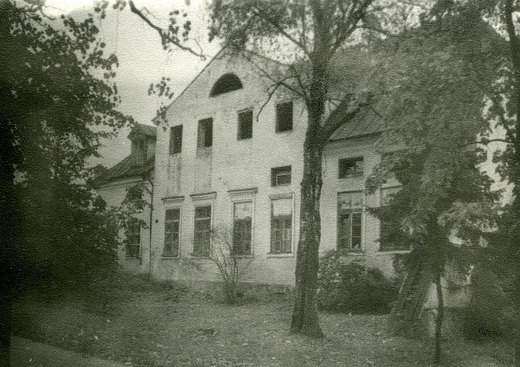 Building of the former Krümmer educational institution in Võru