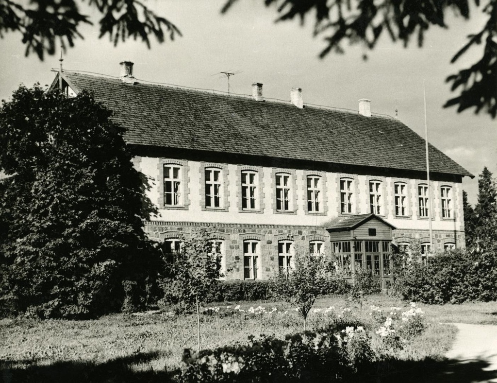 Kau 7-kl School building before construction