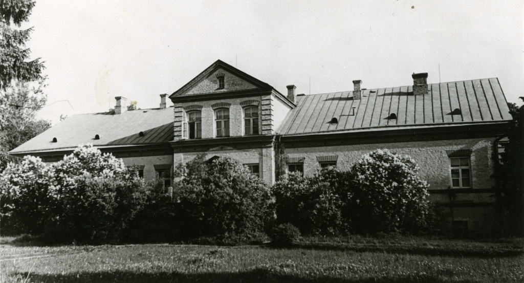 Adavere 8-kl School buildings
