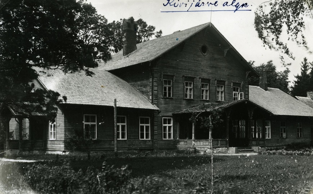 Building of the first school of Kivijärve district