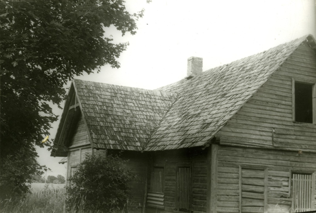 Saaremaa Metsküla vallakooli building (built in 1904)