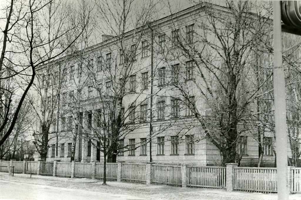 Tartu 9. High school building
