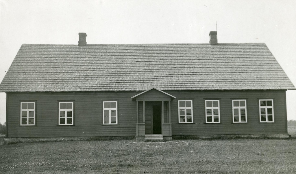 Latvian School building in Viljandi County