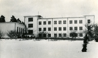 Valga County Tõrva Secondary School building  duplicate photo