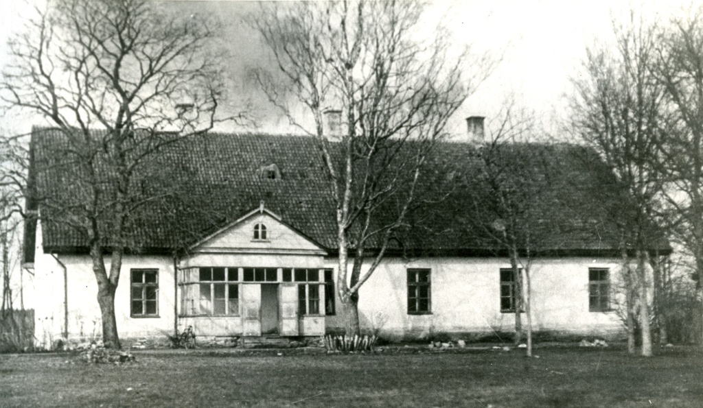 Roobaka schoolhouse