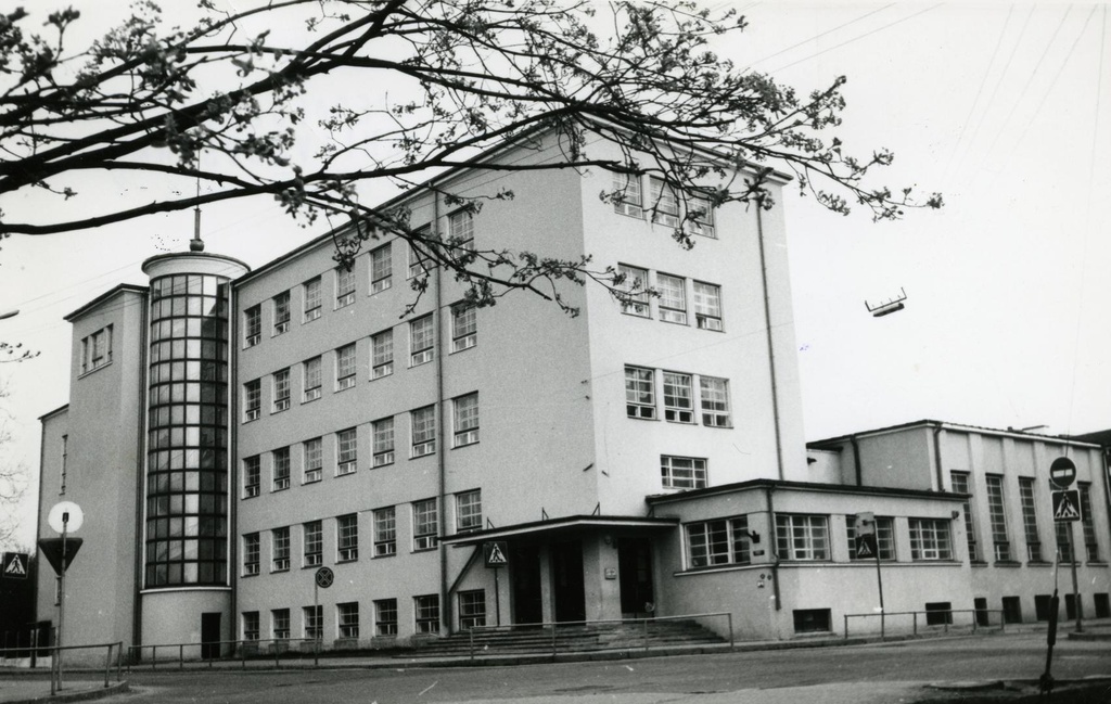 Building of the former e. Lender Gymnasium in Tallinn
