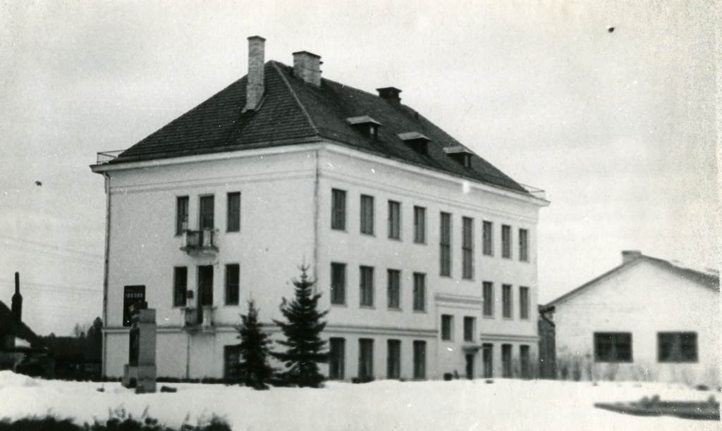 Valga County Tõrva Secondary School building