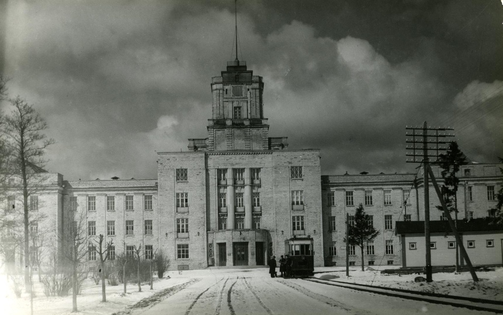 Building of Tallinn Tehnikmi (1931-1939) in Koplis