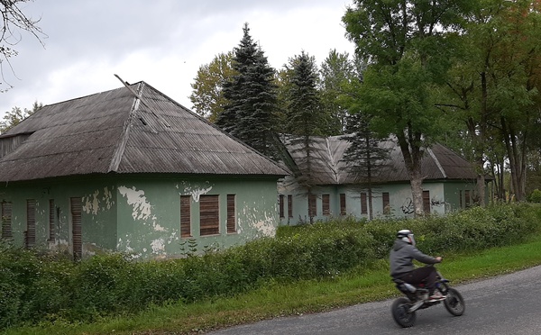 Hospital and ambulance building in Viiviku settlement rephoto