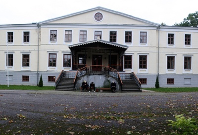 Old-Võidu Higher Agricultural School, former manor housekeeper. rephoto