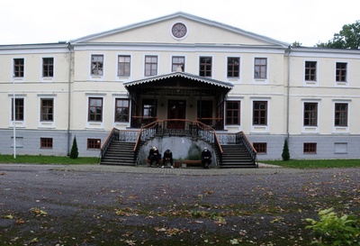 Old-Võidu Higher Agricultural School, former manor housekeeper. rephoto
