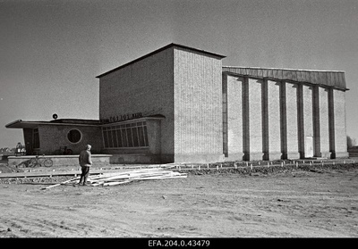 New wide-ranging cinema building in Kohtla-Järve Ahtme district.  duplicate photo