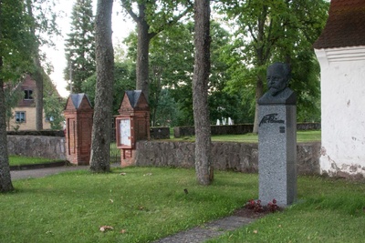 Construction of the memory pillar of the War of Independence rephoto