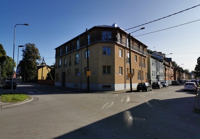 View on the crossroads of Salme and Uus-Kalamaja streets. rephoto