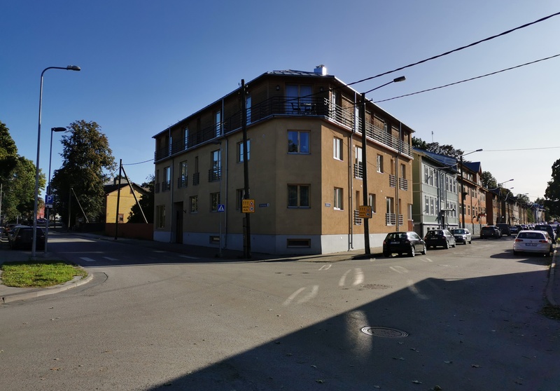 View on the crossroads of Salme and Uus-Kalamaja streets. rephoto