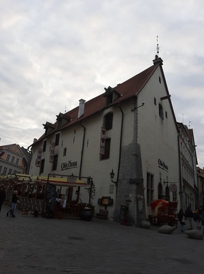 Pakkhoone vanalinnas, hoone vaade nurgalt rephoto