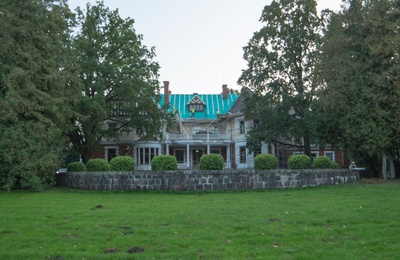 Postcard, Beautivere castle, garden side rephoto