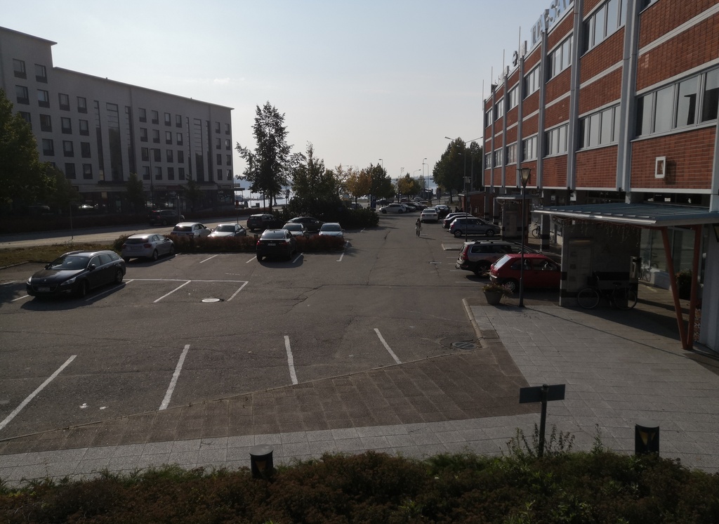 Savonlinnan linja-autoasema Asematienhaarassa. Laiturit 1-6. 1954–1960-luku. Savonlinna Bus Station rephoto