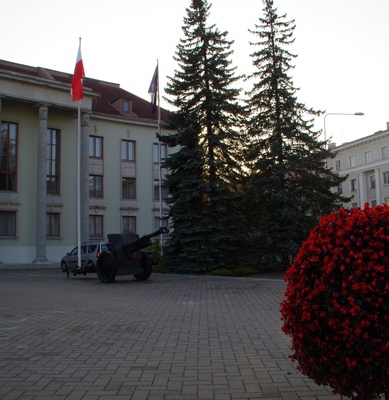 V. I. Lenin monument in front of the main building of the Estonian Academy of Agriculture. rephoto