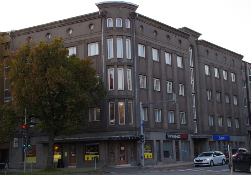 Building Riga Street no. 85, where the German Salapolice (Gestapo) was located. rephoto