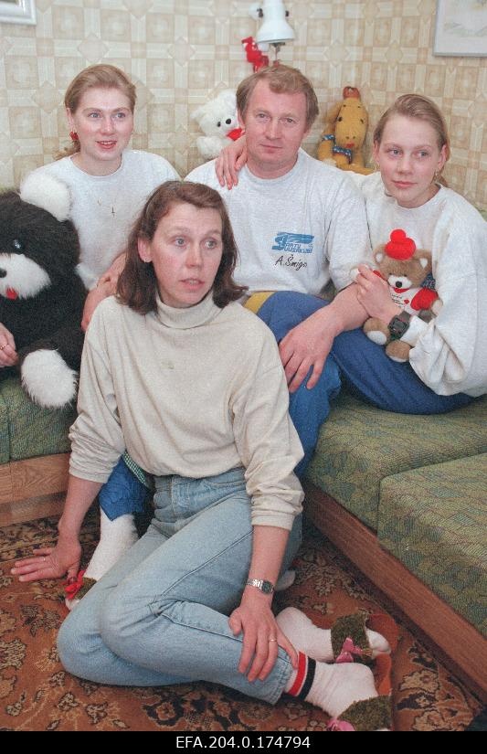 Ski ceremonies Smiguns. Behind (left) daughter Kristiina, father Anatol, daughter Katrin, front mother Ruth.