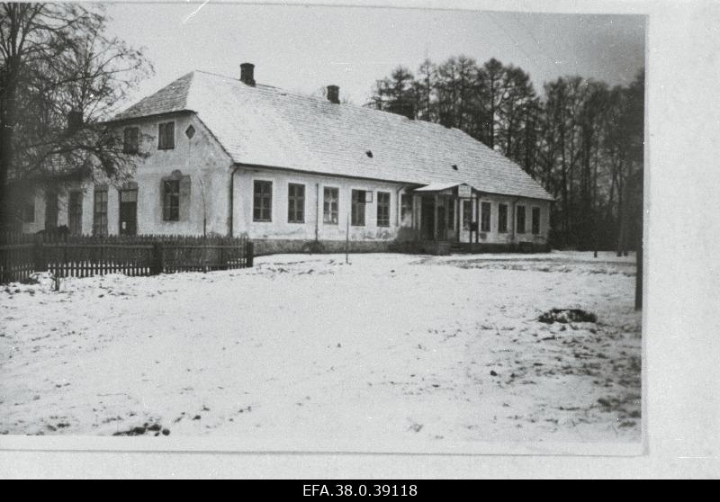 The Estonian folk and school house in Valgamaa.