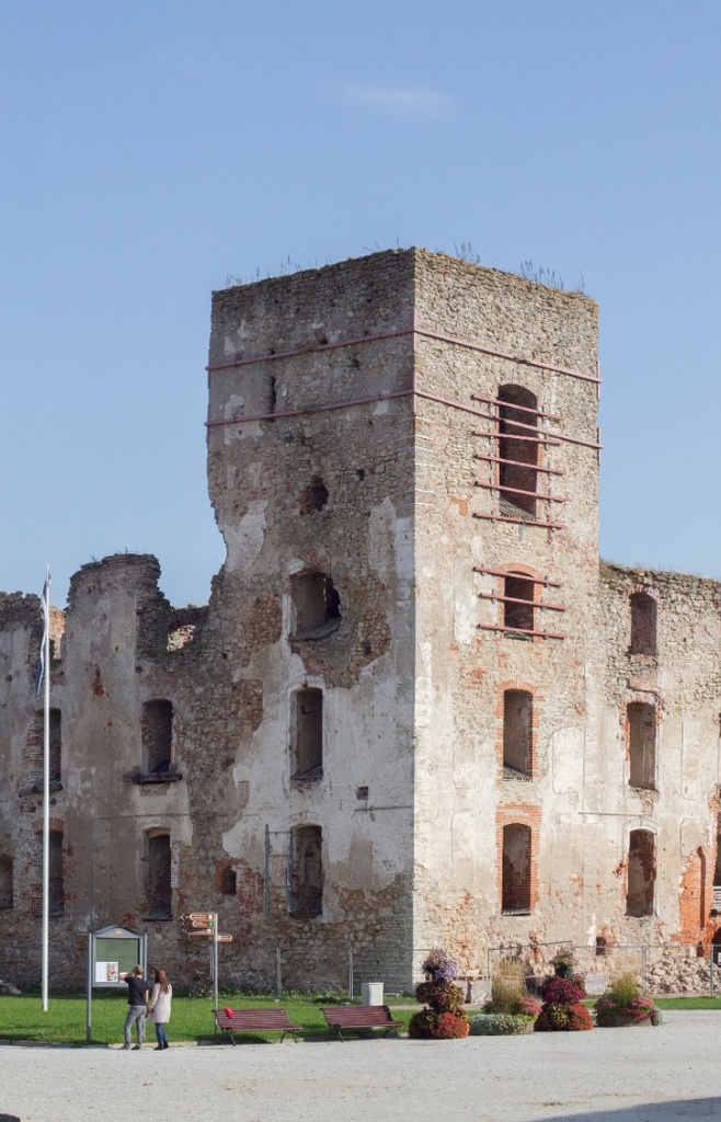 Estonia : Põltsamaa castle = Livland rephoto