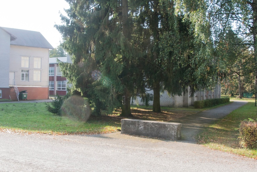 Retla-Kabala kool / Oisu õppehoone / praegune toiduainetetööstuse kool rephoto