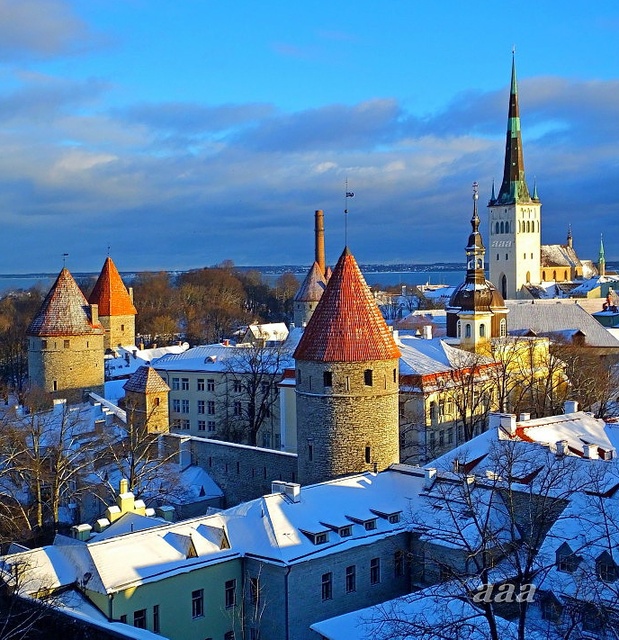 Tallinn. Talvine vanalinn. Vaade Toompealt. rephoto