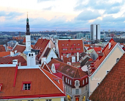 View from Toompea to Tallinn Old Town during winter rephoto