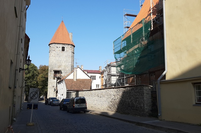 View of the Wulfgard back tower? In the Old Town of Tallinn rephoto